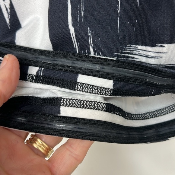 155. Lucy active biker shorts Size M, inseam 6" - Picture 4 of 9